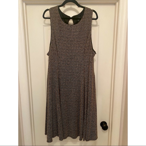 New black and gold shimmer Torrid dress with pockets size 2 - Picture 5 of 6